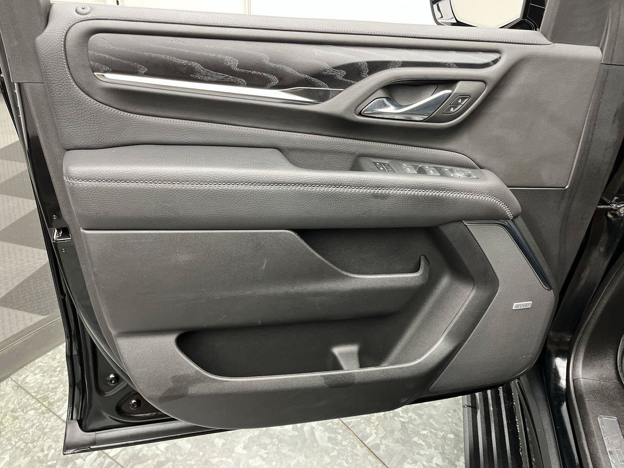 Certified 2023 GMC Yukon Denali w/ Max Trailering Package AWD/4WD image 9