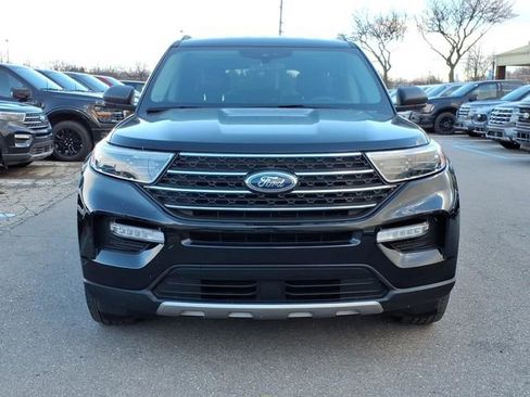 Used 2023 Ford Explorer XLT w/ Equipment Group 202A AWD/4WD image 21