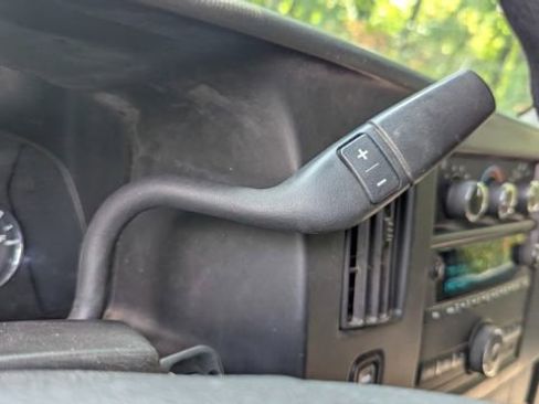 Used 2017 Chevrolet Express 2500 image 27