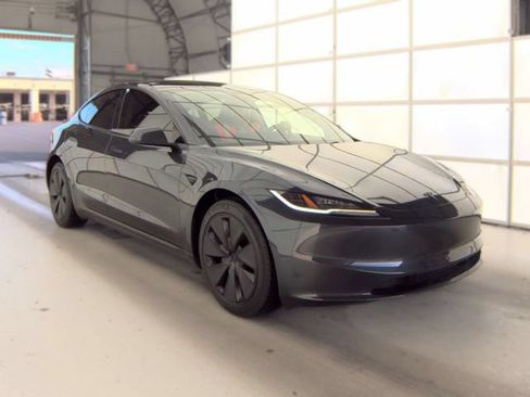 Used 2025 Tesla Model 3 Long Range RWD image 3