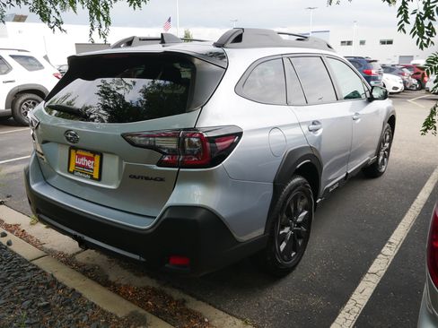 Used 2025 Subaru Outback Onyx Edition AWD/4WD image 3