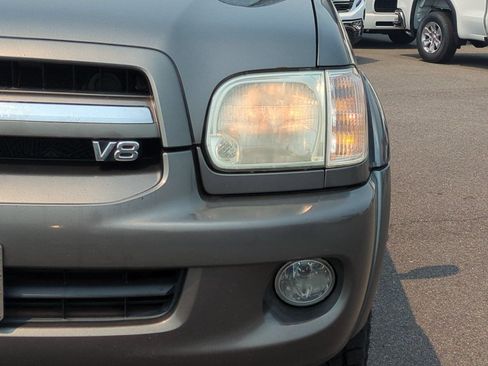 Used 2005 Toyota Sequoia SR5 AWD/4WD image 45