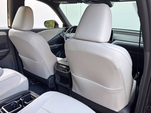 Used 2025 Lexus TX 350 AWD w/ Technology Package image 37