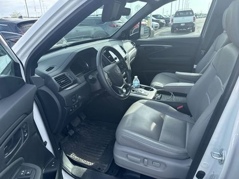 Used 2023 Honda Passport EX-L image 6