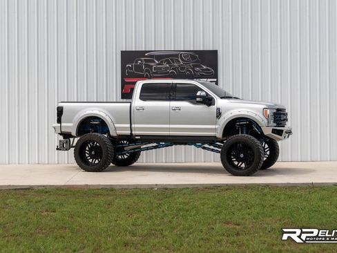 Used 2017 Ford F250 Platinum w/ Platinum Ultimate Package image 2