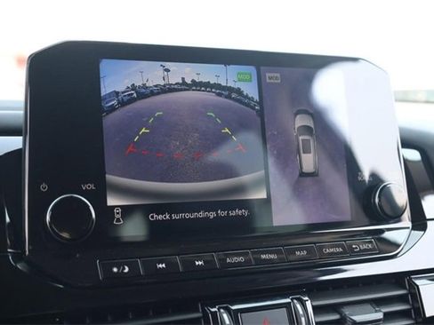 Certified 2024 Nissan Pathfinder SL image 15