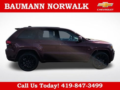 Used 2020 Jeep Grand Cherokee Altitude AWD/4WD image 6