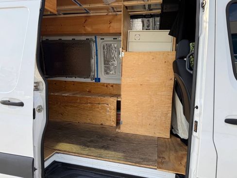 Used 2021 Mercedes-Benz Sprinter 2500 image 15