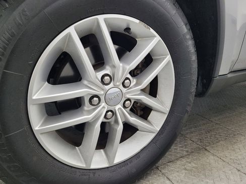 Used 2017 Jeep Grand Cherokee Laredo w/ Quick Order Package 2BE image 31