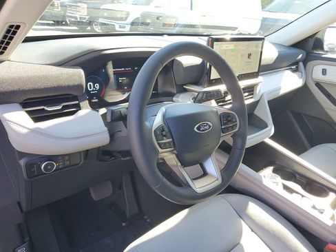 New 2026 Ford Explorer Active w/ Active Comfort Package image 8