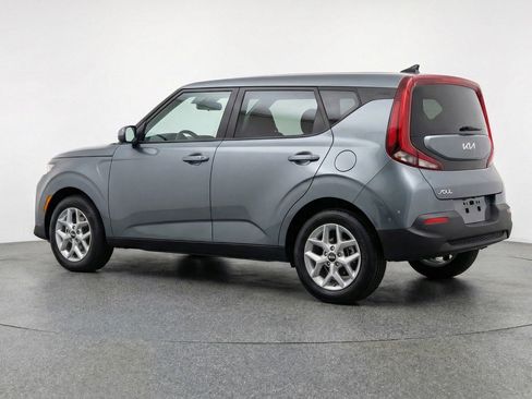 Used 2025 Kia Soul LX w/ LX Technology Package FWD image 6