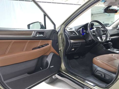 Used 2017 Subaru Outback 2.5i Touring w/ Popular Package #5A AWD/4WD image 20