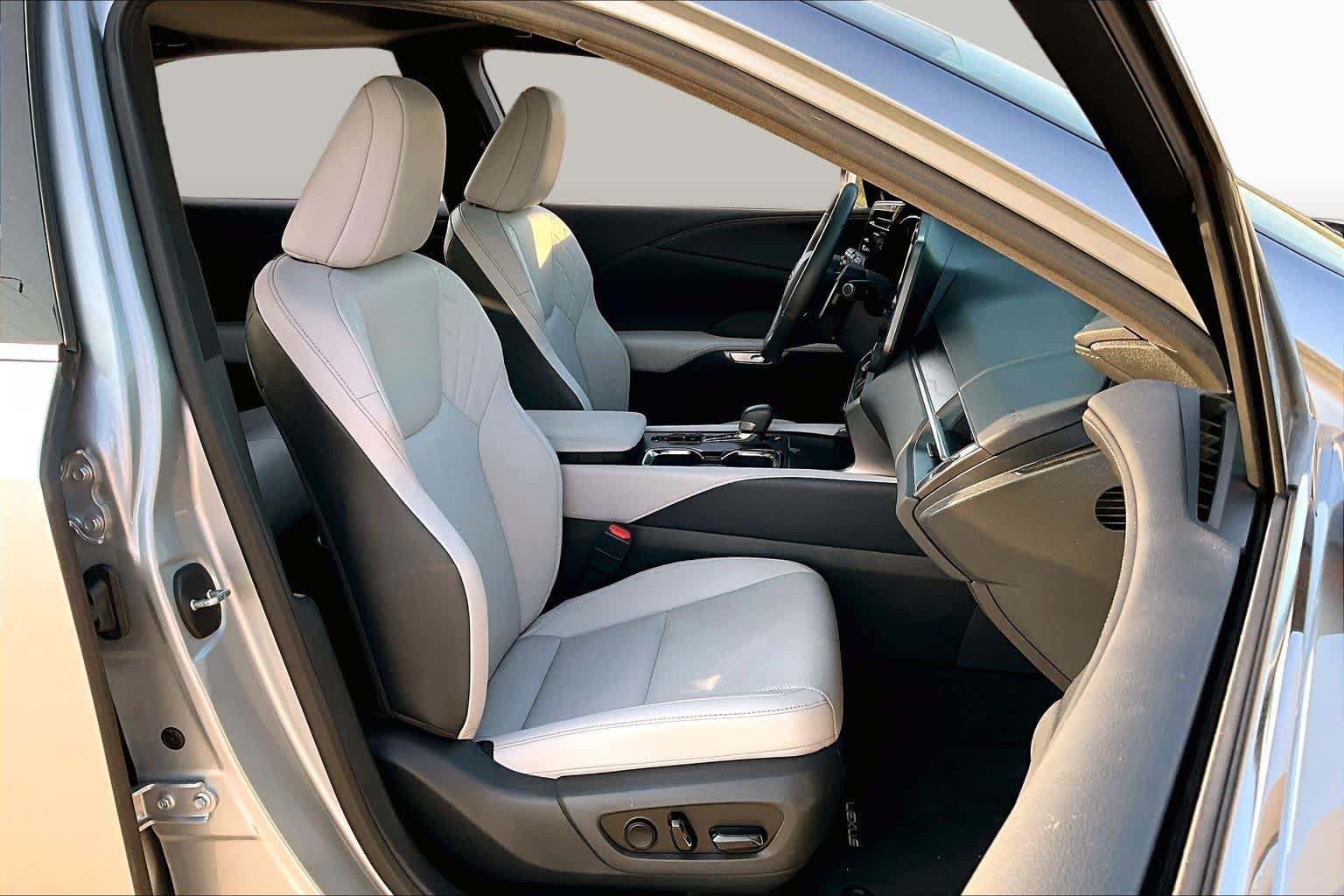 Used 2025 Lexus RX 350 Premium FWD image 16