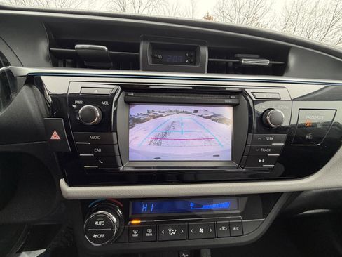 Used 2014 Toyota Corolla LE image 11