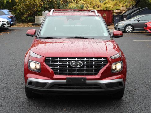 Used 2024 Hyundai Venue SEL image 4