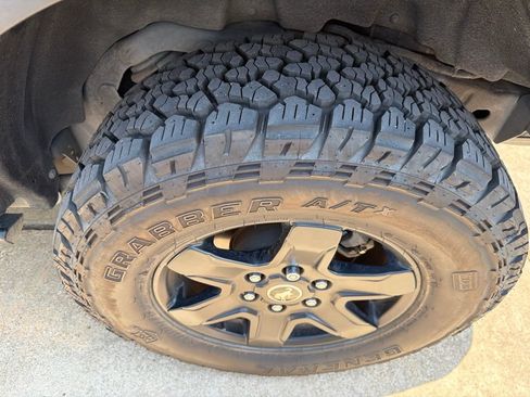 Used 2024 Ford Bronco Black Diamond AWD/4WD image 9