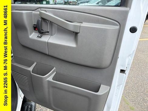 Used 2019 Chevrolet Express 3500 w/ Driver Convenience Package RWD image 35