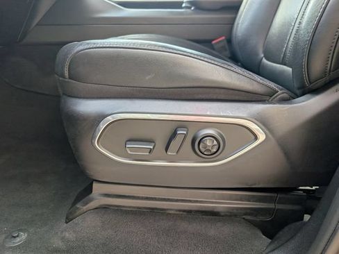 Used 2024 Jeep Wagoneer Series III AWD/4WD image 18