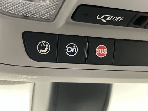 Used 2018 Chevrolet Equinox LS image 22