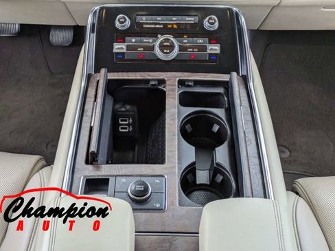 Used 2019 Lincoln Navigator Select w/ Technology Package RWD image 25