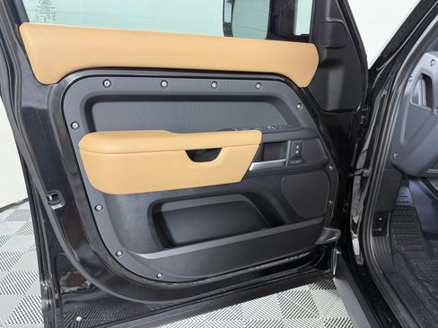 New 2026 Land Rover Defender 110 X-Dynamic SE AWD/4WD image 25