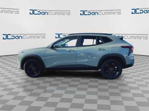 Used 2024 Chevrolet Trax ACTIV w/ Sunroof Package image 6