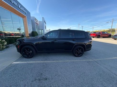 Used 2022 Jeep Grand Cherokee L Laredo AWD/4WD image 3