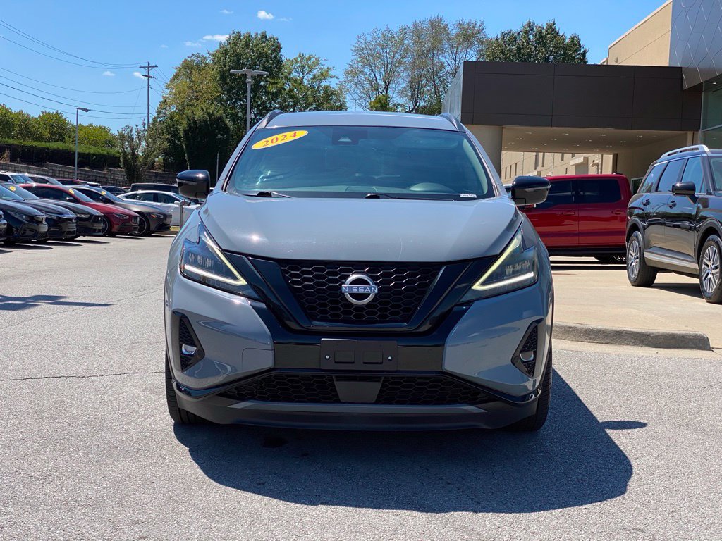 Used 2024 Nissan Murano SV w/ SV Midnight Edition Package FWD image 2