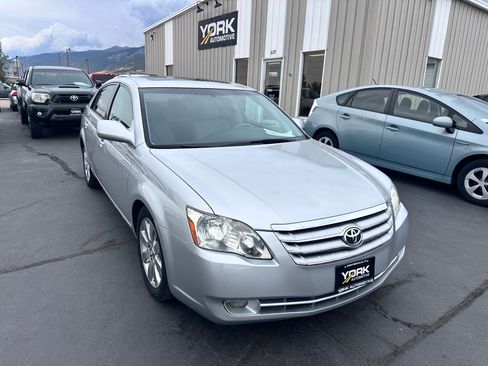 Used 2006 Toyota Avalon XLS FWD image 1
