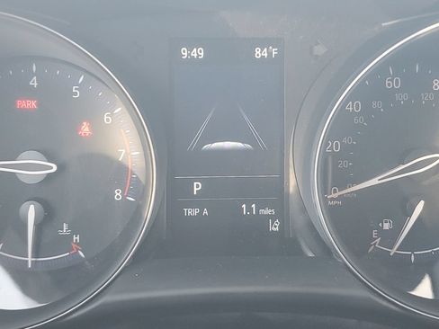 Used 2022 Toyota C-HR XLE FWD image 21