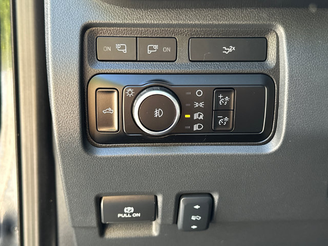 Used 2023 Ford F250 Lariat w/ Lariat Ultimate Package AWD/4WD image 25