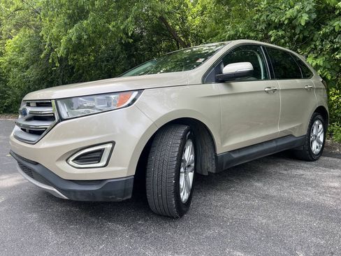 Used 2018 Ford Edge Titanium w/ Ford Safe & Smart Package FWD image 3