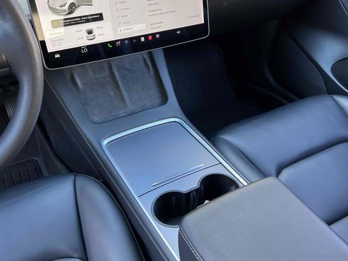 Used 2021 Tesla Model 3 Standard Range Plus image 34