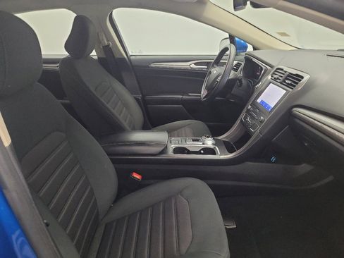 Used 2020 Ford Fusion SE image 21