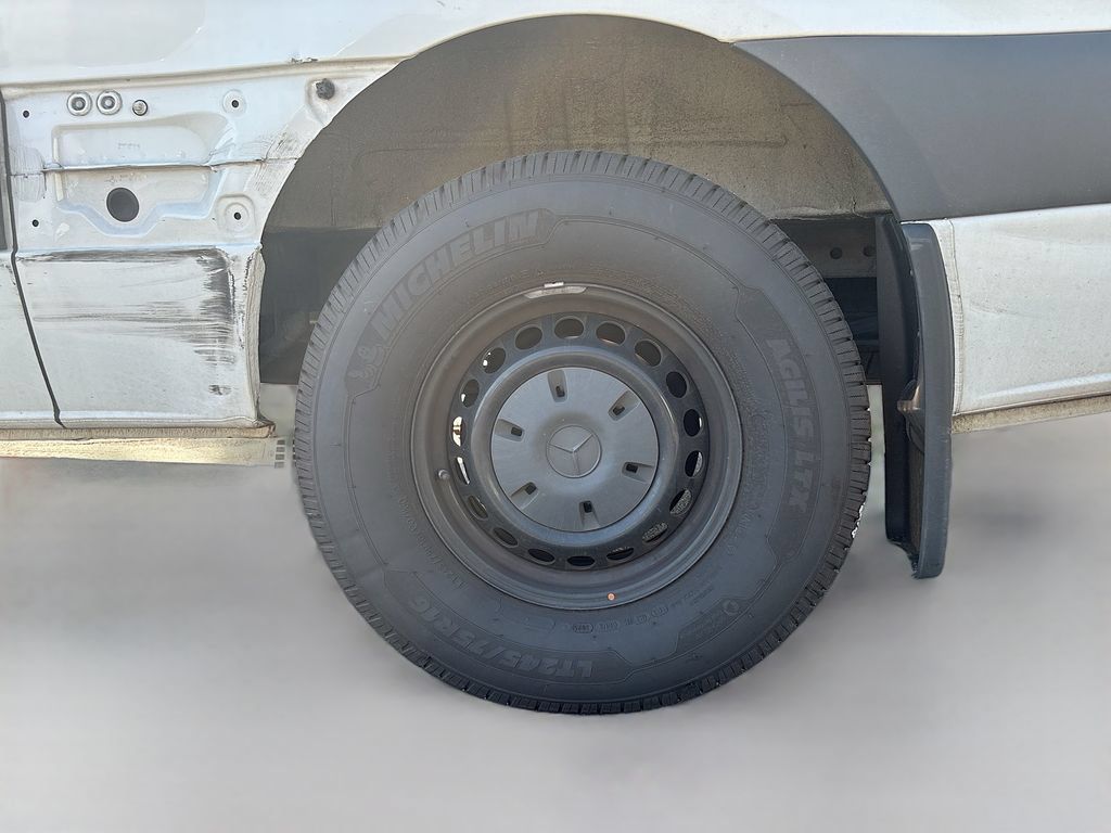 Used 2024 Mercedes-Benz Sprinter 2500 image 11