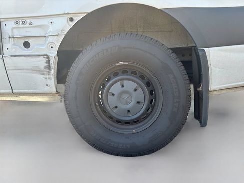 Used 2024 Mercedes-Benz Sprinter 2500 image 11