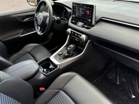 Used 2020 Toyota RAV4 XSE image 17