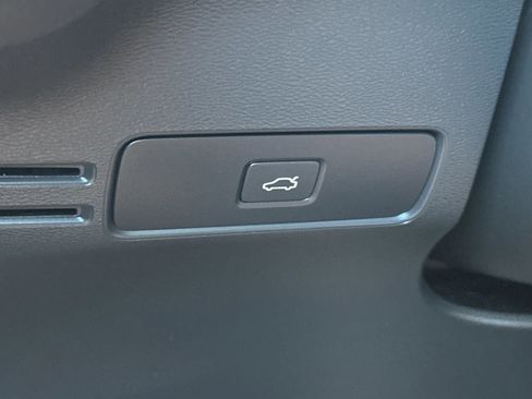 Certified 2023 Volvo C40 P8 Recharge Plus AWD/4WD image 30