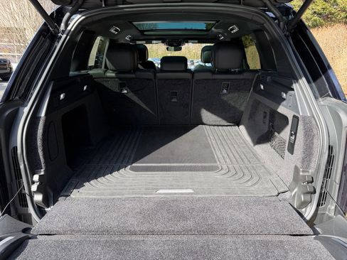 Used 2023 Land Rover Range Rover SE image 6