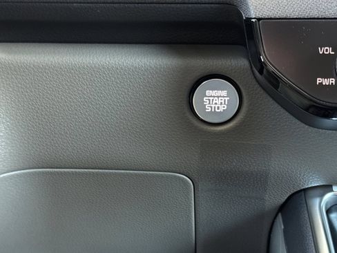 New 2026 Kia Carnival EX FWD image 23