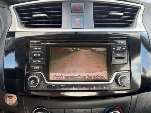 Used 2016 Nissan Sentra SV FWD image 17