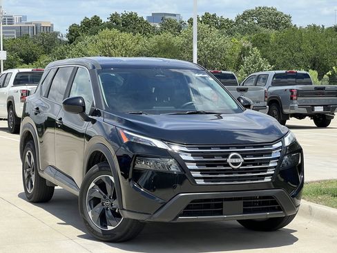 Used 2025 Nissan Rogue SV AWD/4WD image 1