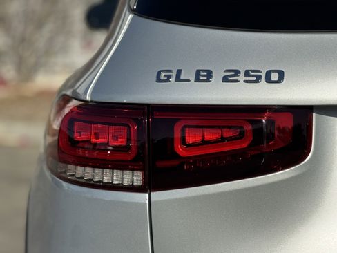 Certified 2020 Mercedes-Benz GLB 250 image 12