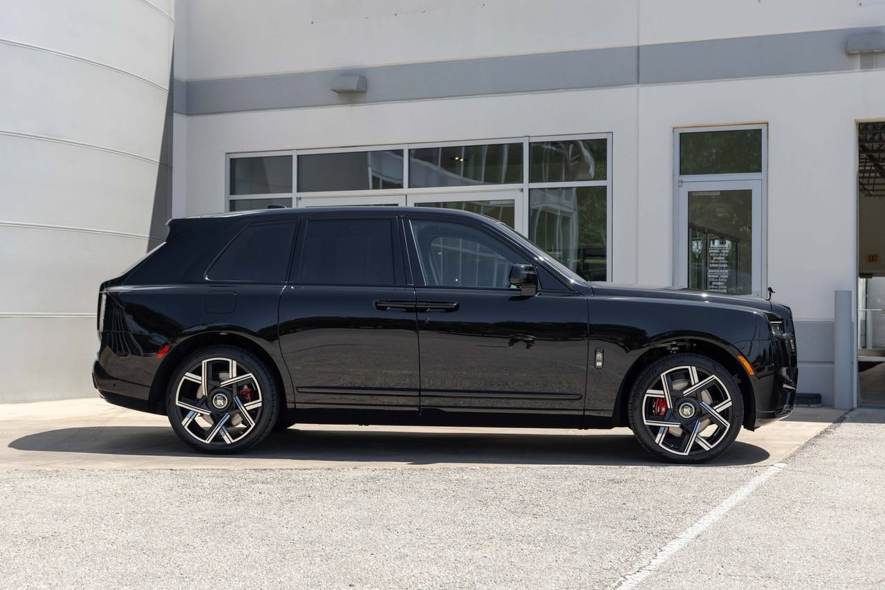 New 2027 Rolls-Royce Cullinan Black Badge AWD/4WD image 6