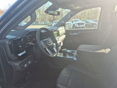 Used 2026 GMC Sierra 1500 SLT AWD/4WD image 9