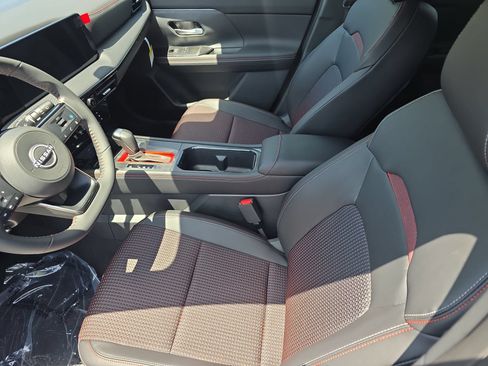 New 2026 Nissan Kicks SR FWD image 15
