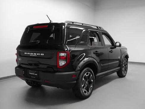 Used 2022 Ford Bronco Sport Outer Banks w/ Tech Package AWD/4WD image 11