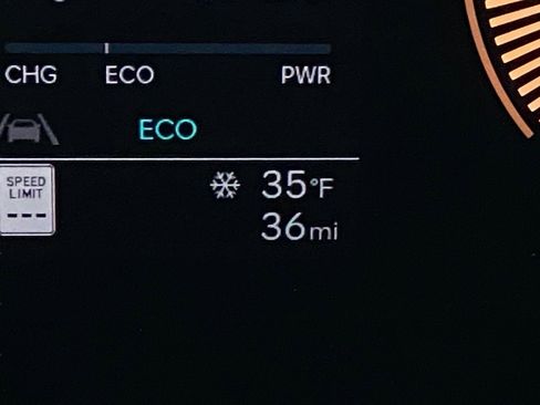 New 2026 Hyundai Tucson Blue SE w/ Tow & Go Package image 18