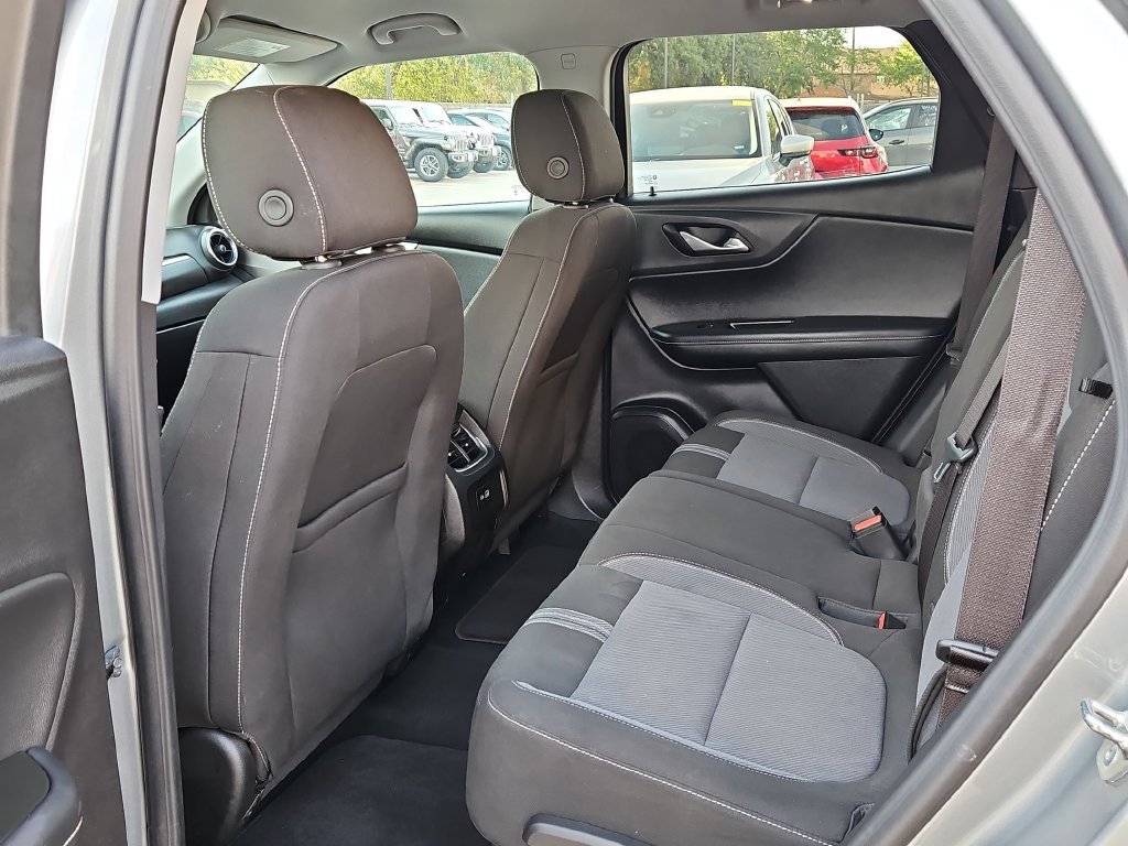 Used 2025 Chevrolet Blazer LT FWD image 25
