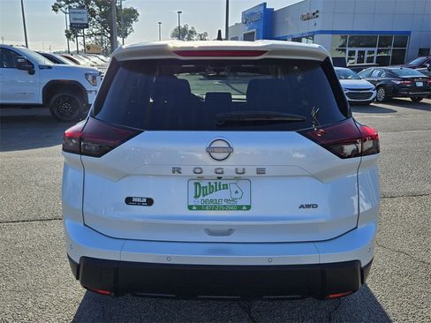 Certified 2025 Nissan Rogue S image 8